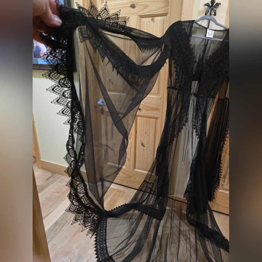 Elegant Sheer Black Lace Robe - Picture 2 of 8